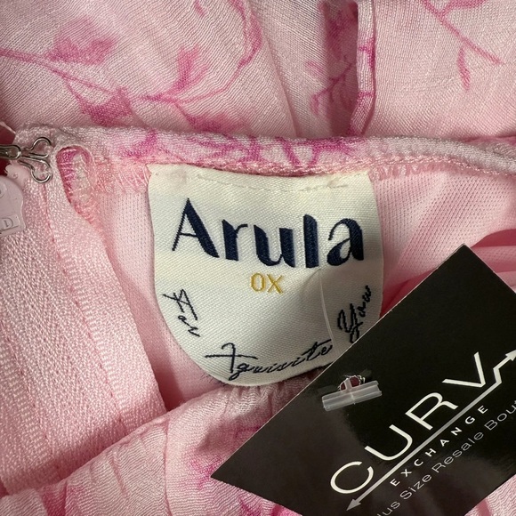 Arula Light Pink Floral Mini Romper - Size 0X (14) - Picture 3 of 3